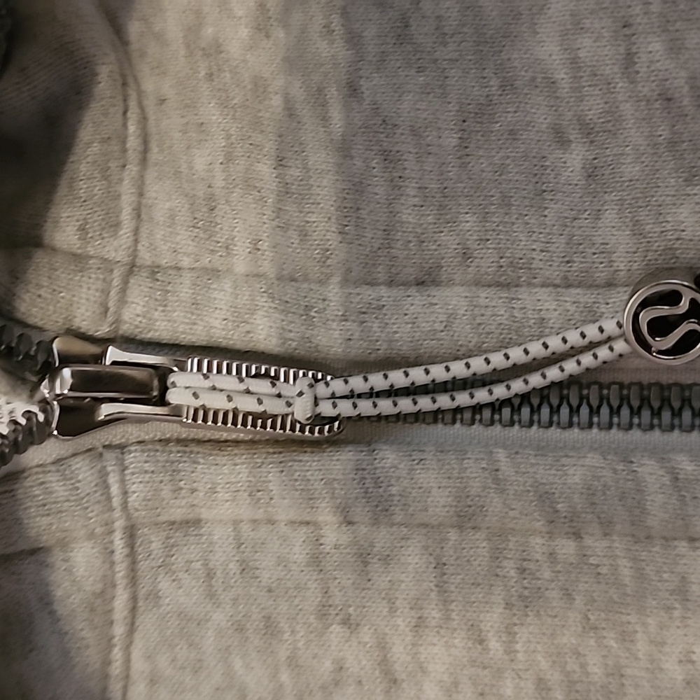 NWT Lululemon Scuba Full Zip Cropped Hoodie - Picture 3 of 4
